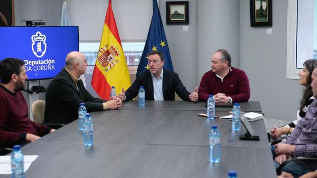 Reunión entre la Institución provincial, el Cluster Audiovidual Galego y empresas del sector.