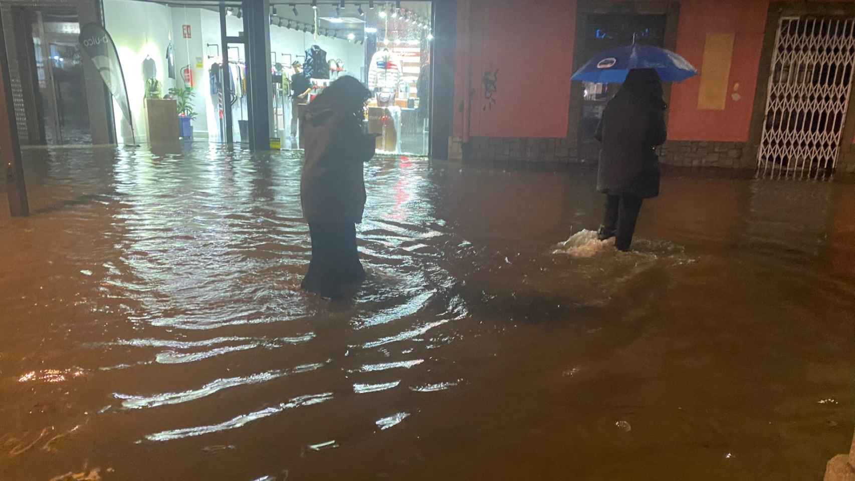 Inundaciones en las calles de Vilagarcía de Arousa (Pontevedra).