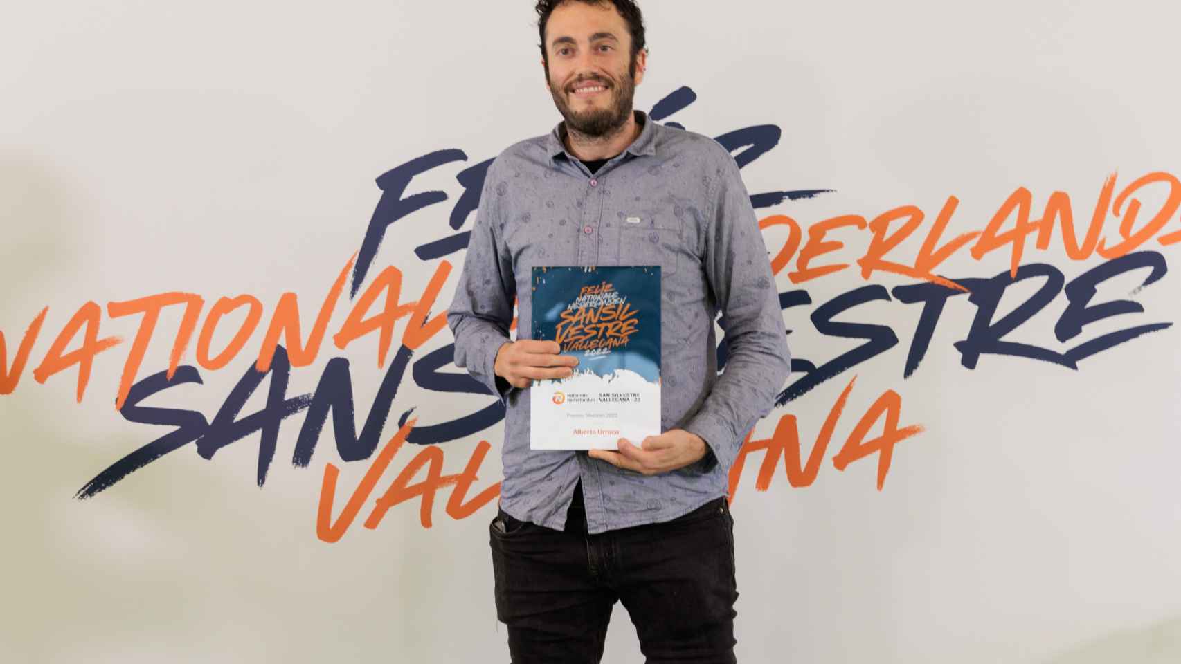 Alberto Urraca, galardonados en los Premios Silvestre del Año por la Nationale-Nederlanden San Silvestre Vallecana en este 2022