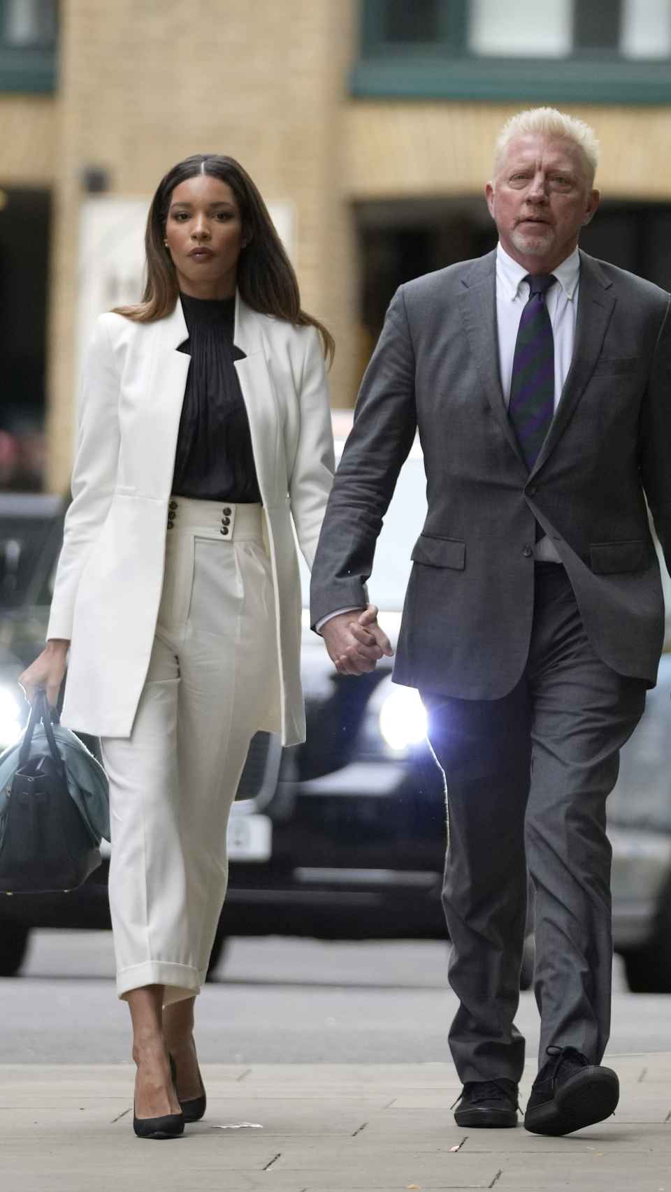 La pareja saliendo de los juzgados en Londres.