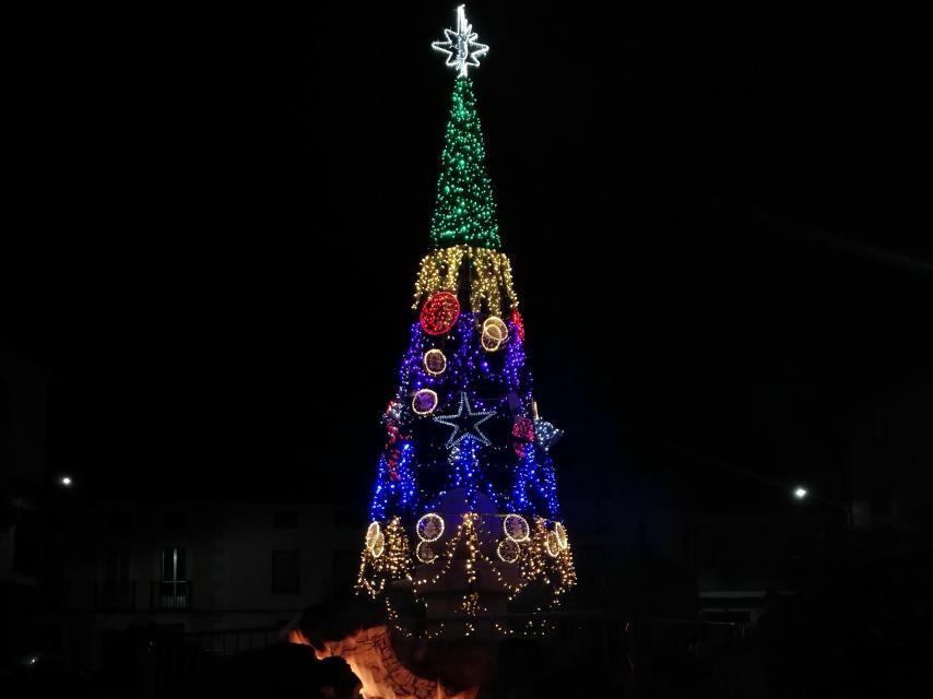 Imagen del árbol de Navidad de El Raso