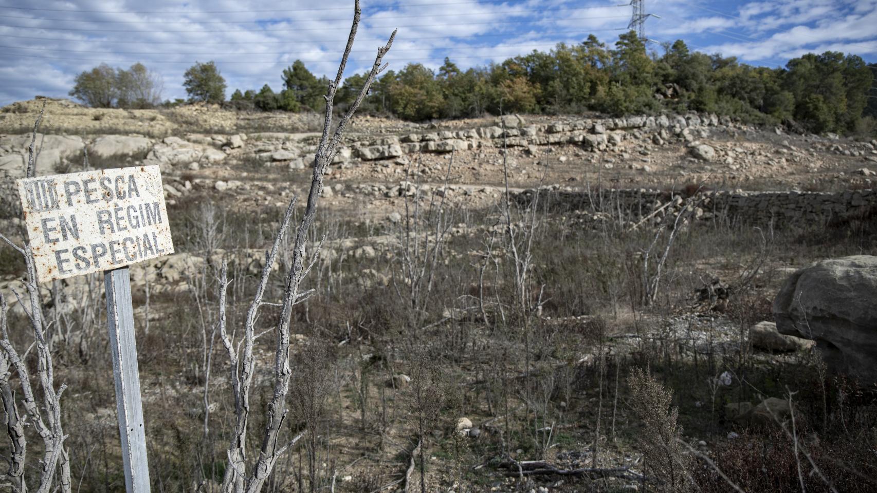 El pantano de Rialb, que abastece a Barcelona, seco, a 24 de noviembre de 2022.