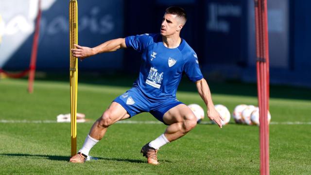 Unai Bustinza durante un entrenamiento con el Málaga CF