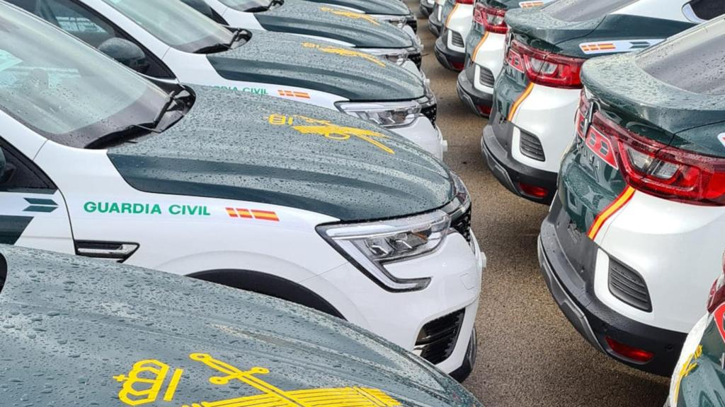 Algunos de los coches recibidos por la Guardia Civil.