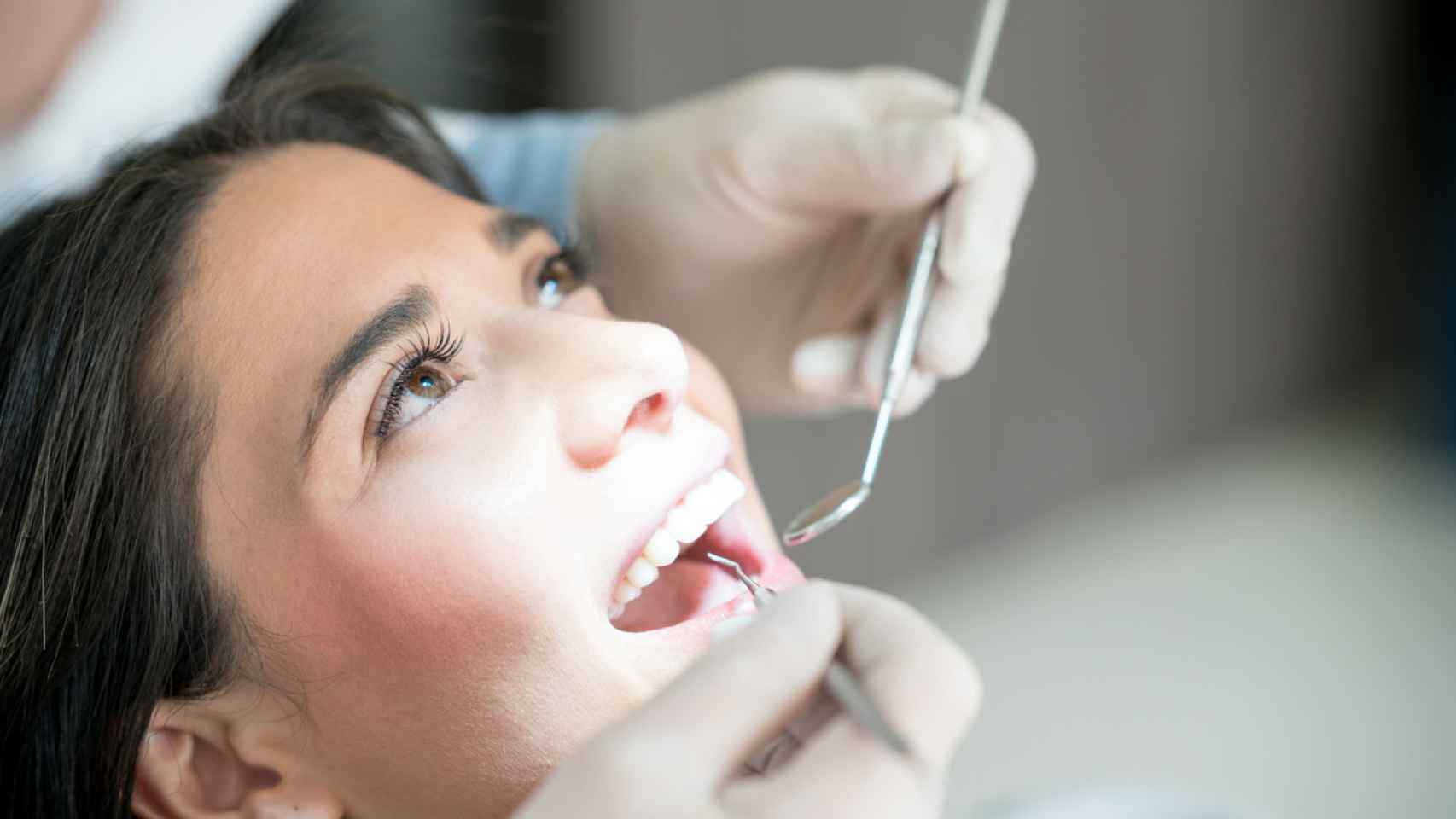 5 mitos sobre los tratamientos de estética dental, desmontados por una experta.