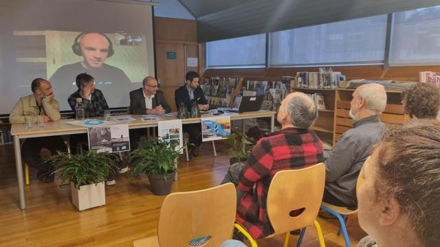 Presentación del congreso en la casa de la cultura