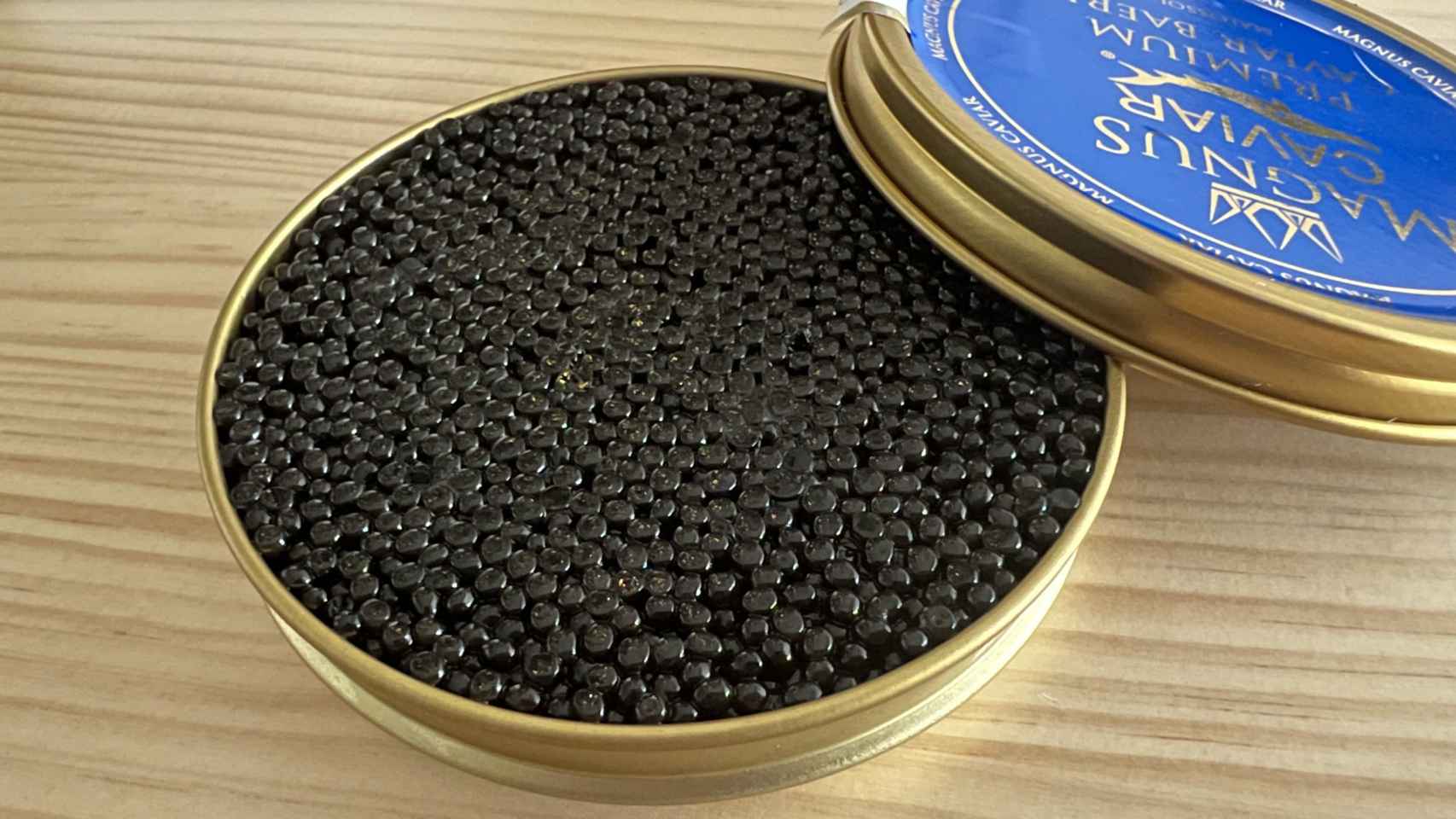 Detalle del tamaño del caviar Baeris