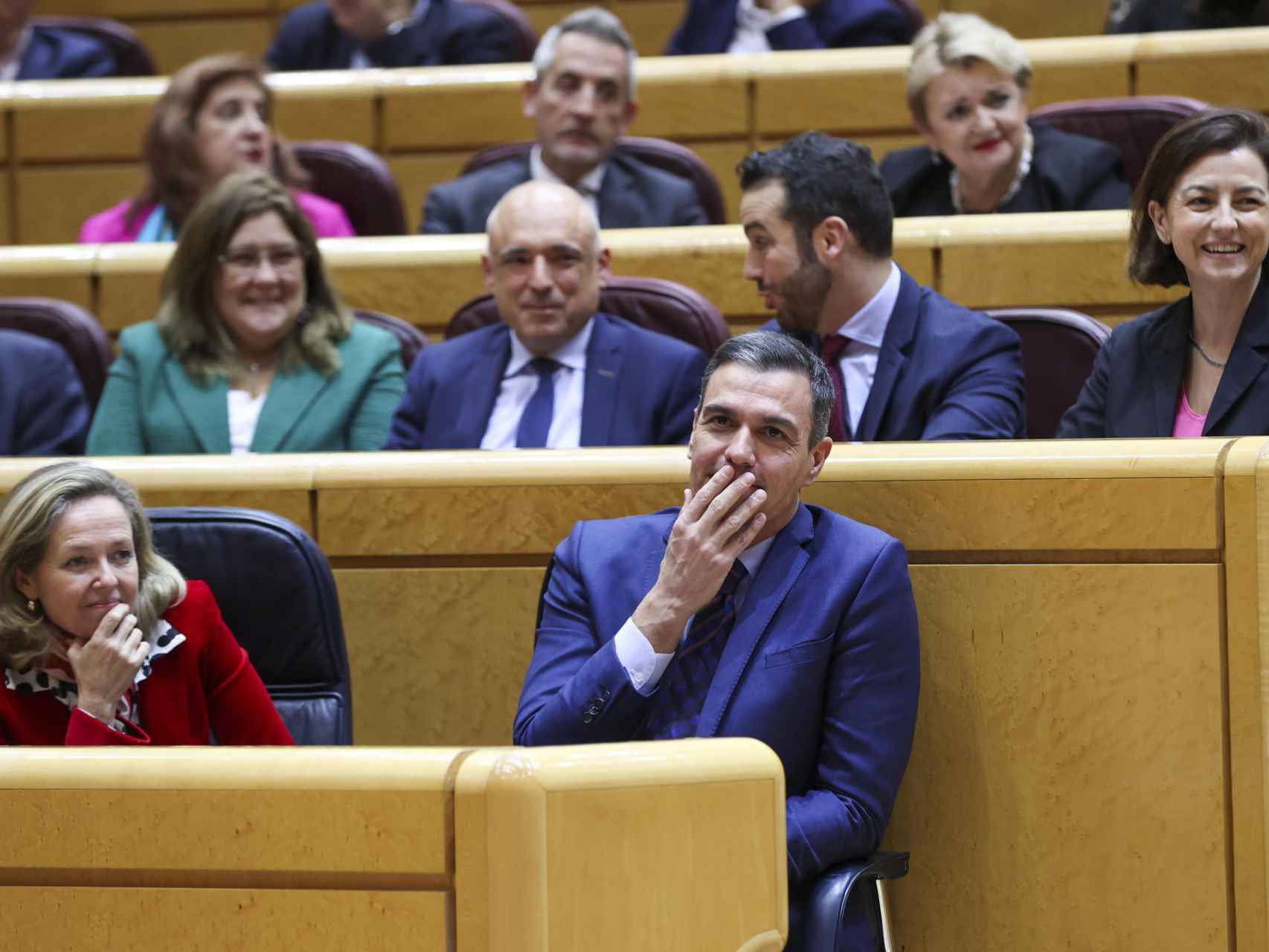 Pedro Sánchez y la bancada socialista, durante el pleno del Senado de este miércoles.