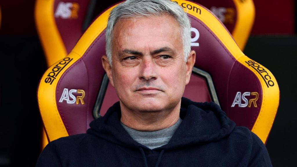 José Mourinho en el banquillo del Estadio Olímpico de la Roma