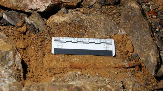 La hoja de un puñal descubierta en la cueva del Aspio. Foto: Rafael Bolado