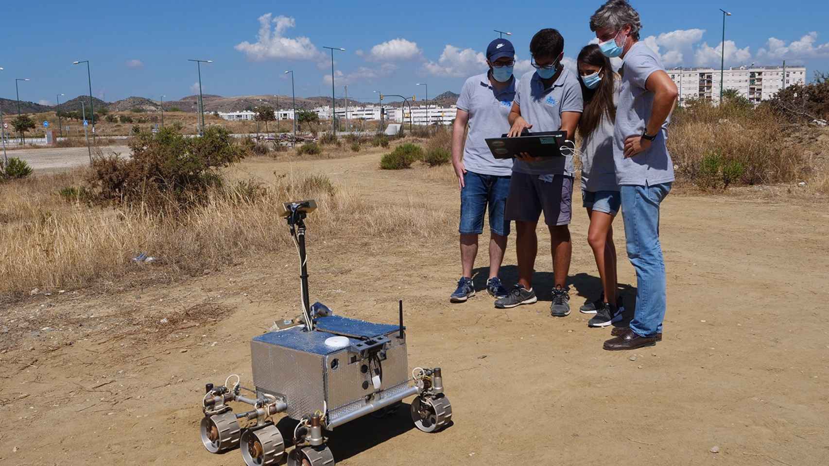 Uno de los proyectos está relacionado con un rover (vehículo) para la exploración de la superficie lunar