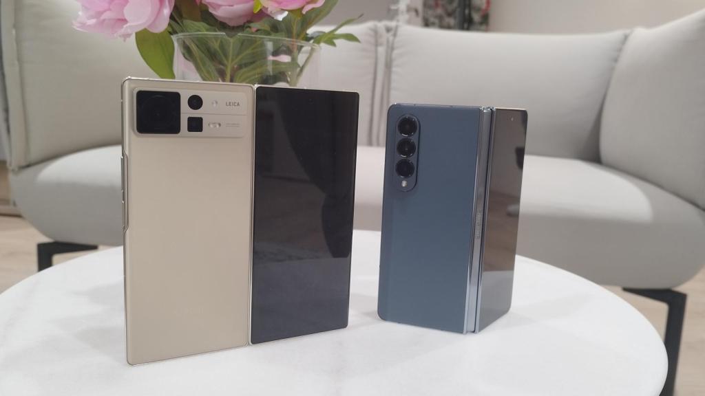 Xiaomi Mi MIX Fold 2 y Samsung Galaxy Z Fold 4