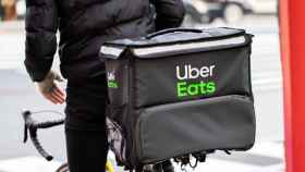 Imagen de archivo de un repartidor de Uber Eats.