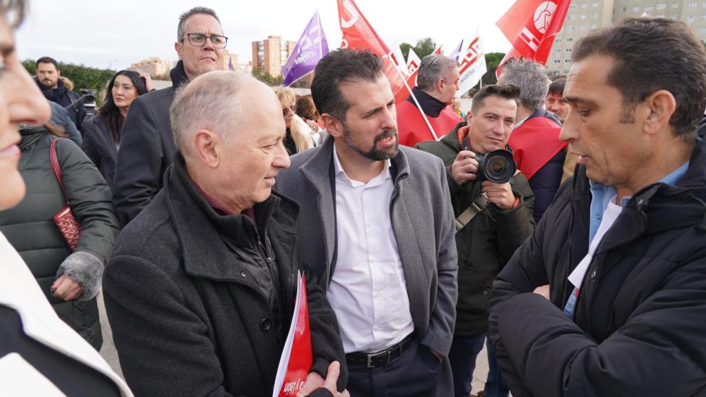 Tudanca, junto a los secretarios generales de UGT y CCOO en Castilla y León, Faustino Temprano y Vicente Andrés