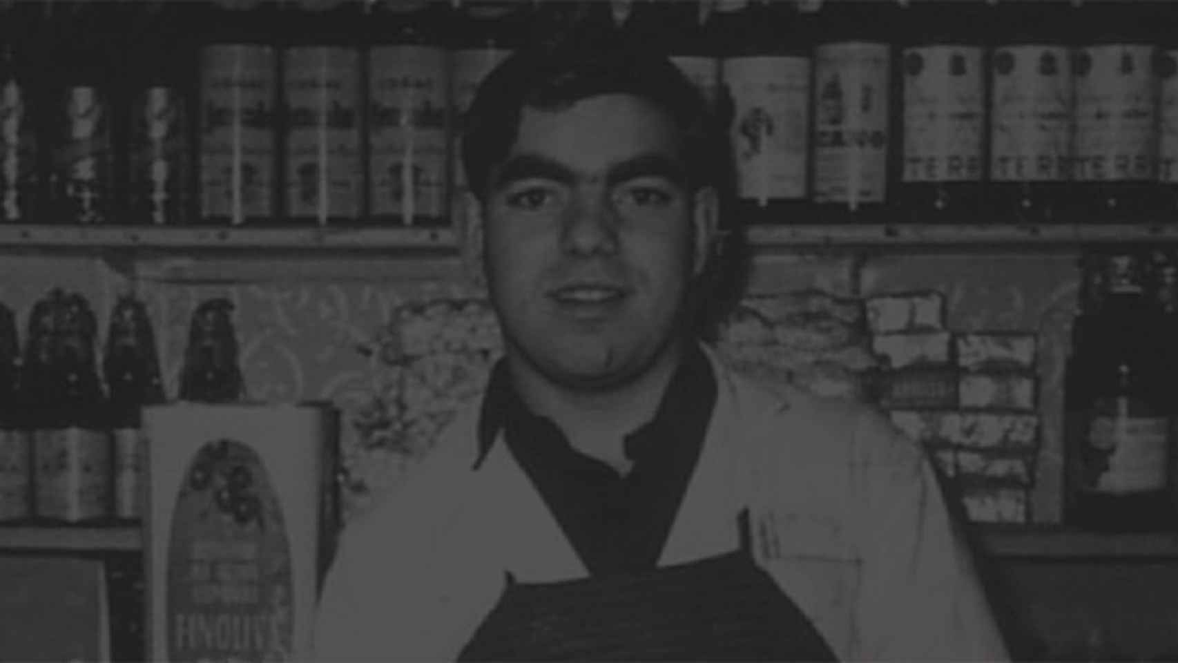 Alfonso Sánchez en su negocio de La Salmantina.