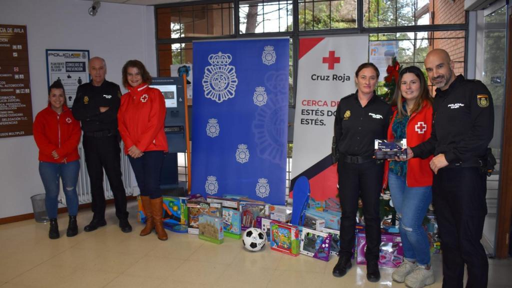 Cruz Roja Juventud en Ávila en la campaña 'El juguete educativo'