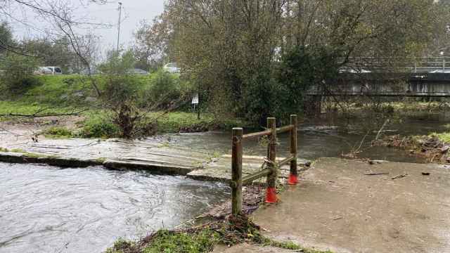 El río Miñor, crecido con las lluvias del pasado mes de diciembre.