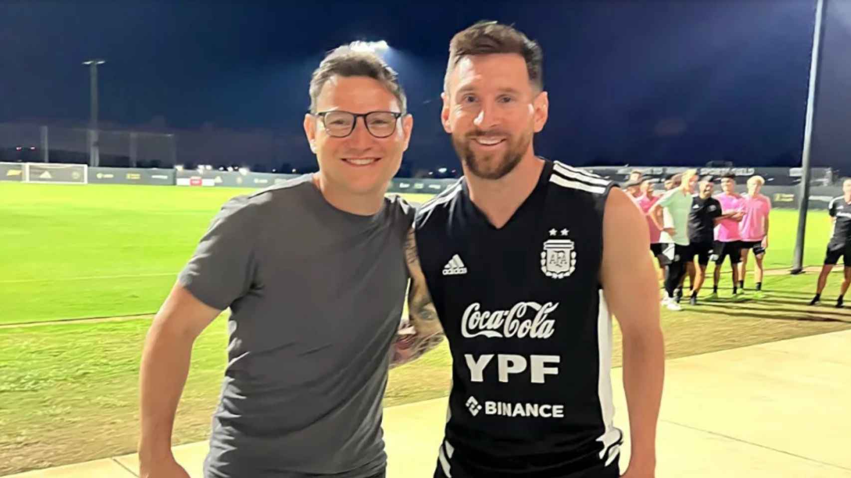 Leo Messi junto a Razmig Hovaghimian, su socio armenio en Silicon Valley.