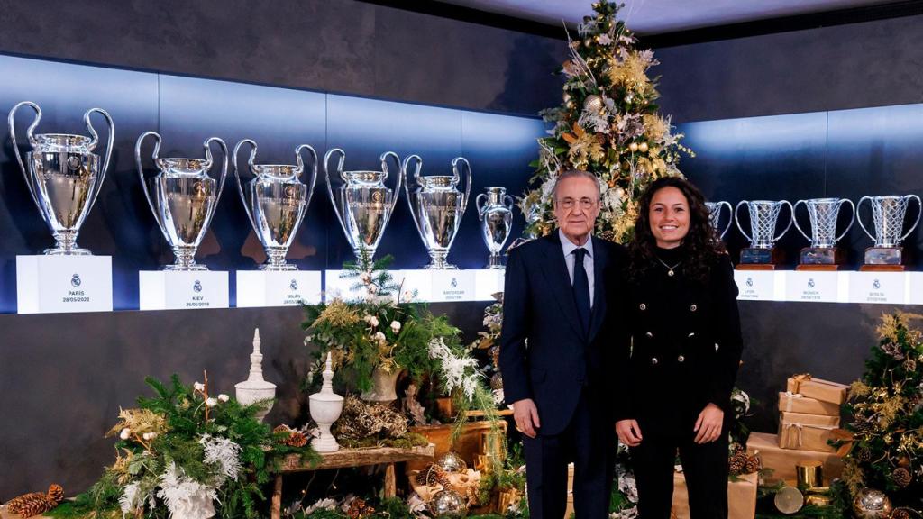 Ivana posa junto a Florentino.