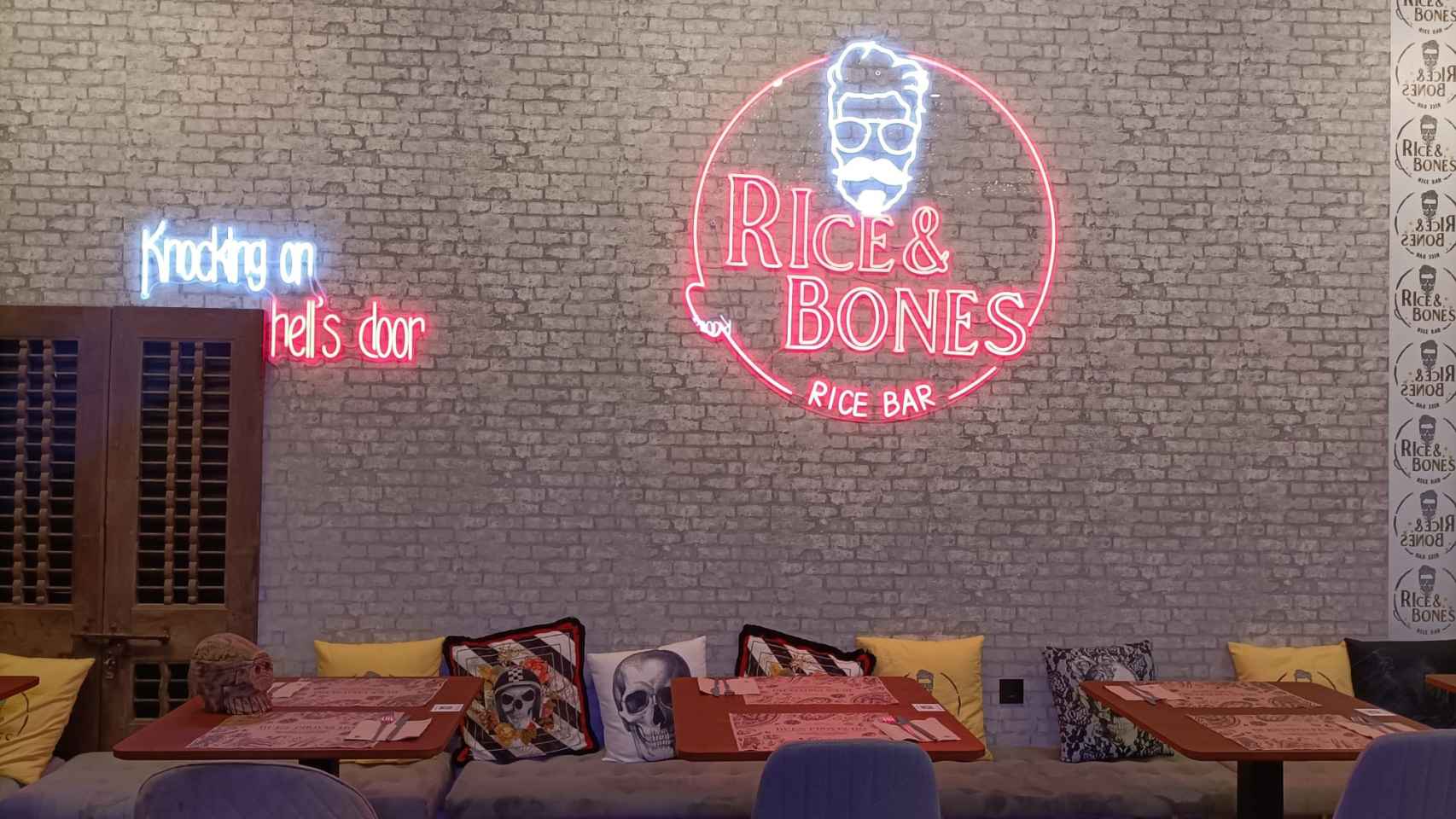 Interior de Rice Bones Bar Alicante.