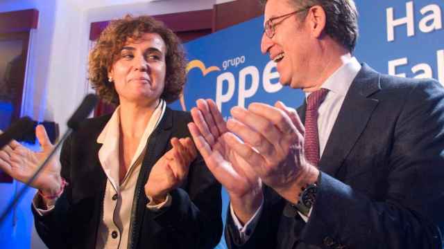 El crecimiento de voto al PP en Cataluña enciende las alarmas en Moncloa: daría la victoria a Feijóo