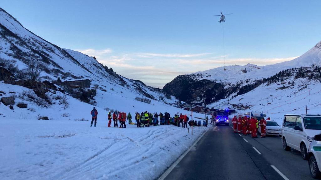 Un equipo de rescate en la zona del siniestro.