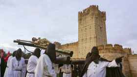 Imagen de archivo. Procesión de Sacrificio de Medina del Campo. El cristo de Santa Clara llega al castillo de la Mota