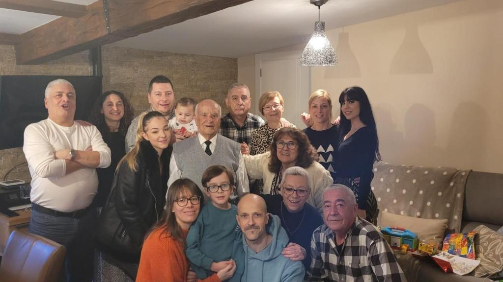 Un siglo como regalo navideño: Un vecino de Bergondiño (A Coruña) cumple 100 el 25 de diciembre