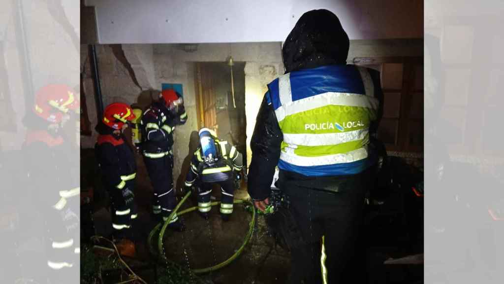 Incendio provocado en una vivienda de Poio (Pontevedra).