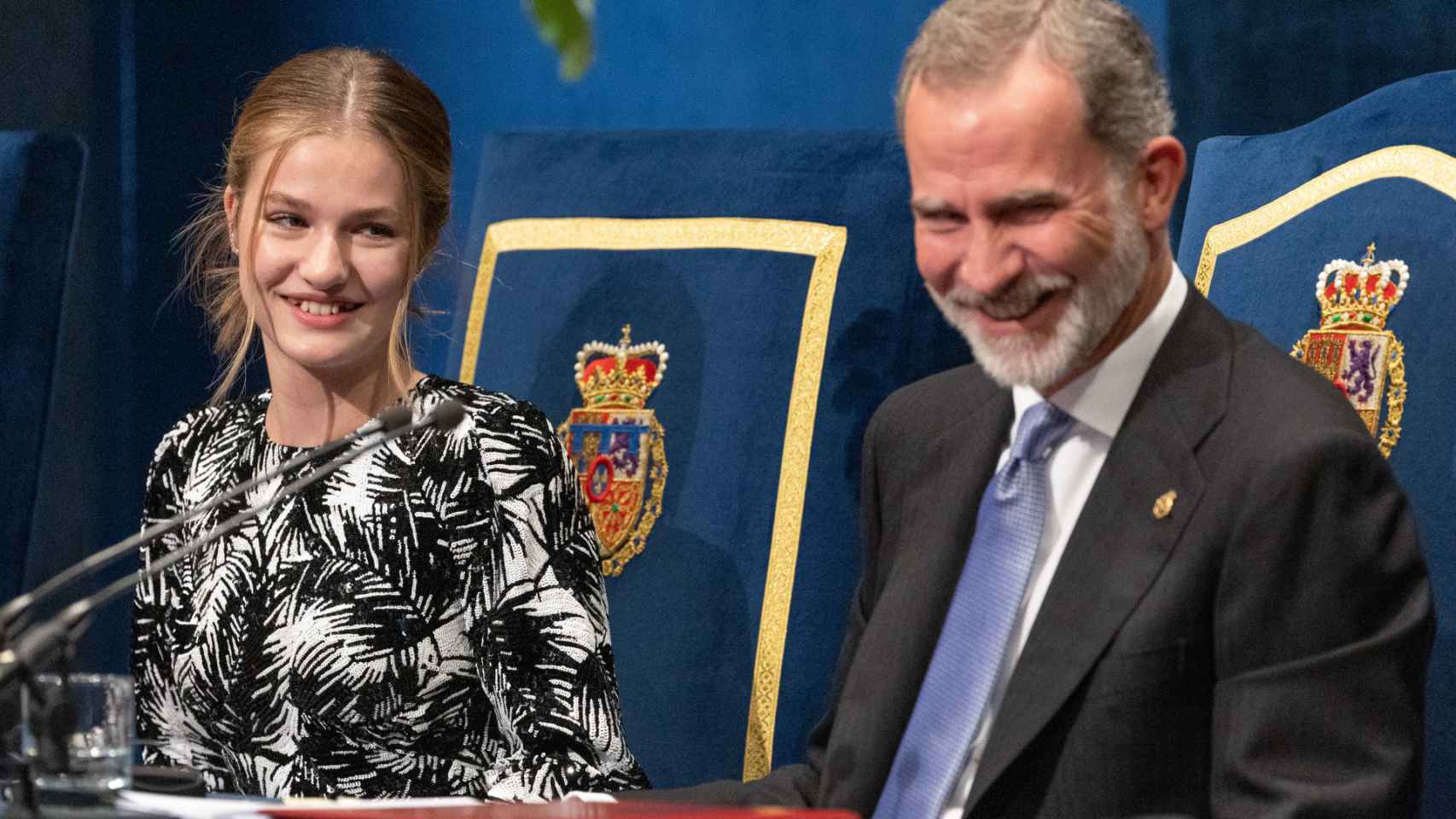 El Rey y Leonor comparten risas en los Princesa de Asturias.