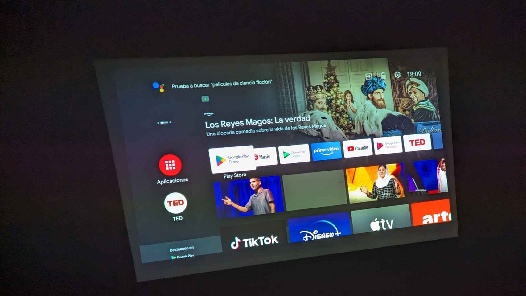 La experiencia Android TV completa en un proyector