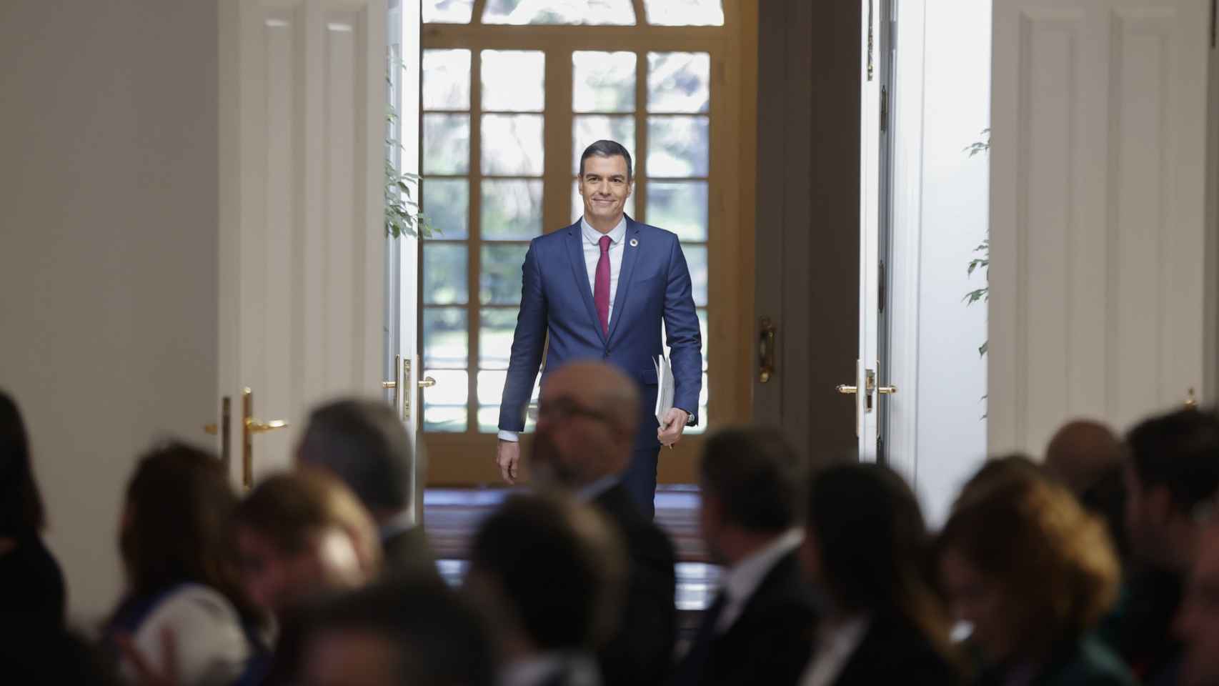 El presidente del Gobierno, Pedro Sánchez, antes de su comparecencia este martes.