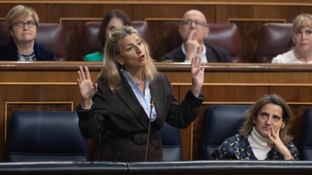 La vicepresidenta segunda y ministra de Trabajo y Economía Social, Yolanda Díaz, durante una sesión plenaria, en el Congreso de los Diputados, a 21 de diciembre de 2022,.