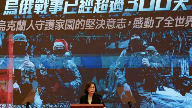 La presidenta de Taiwán, Tsai Ing-wen, explica en rueda de prensa la ampliación del servicio militar obligatorio.