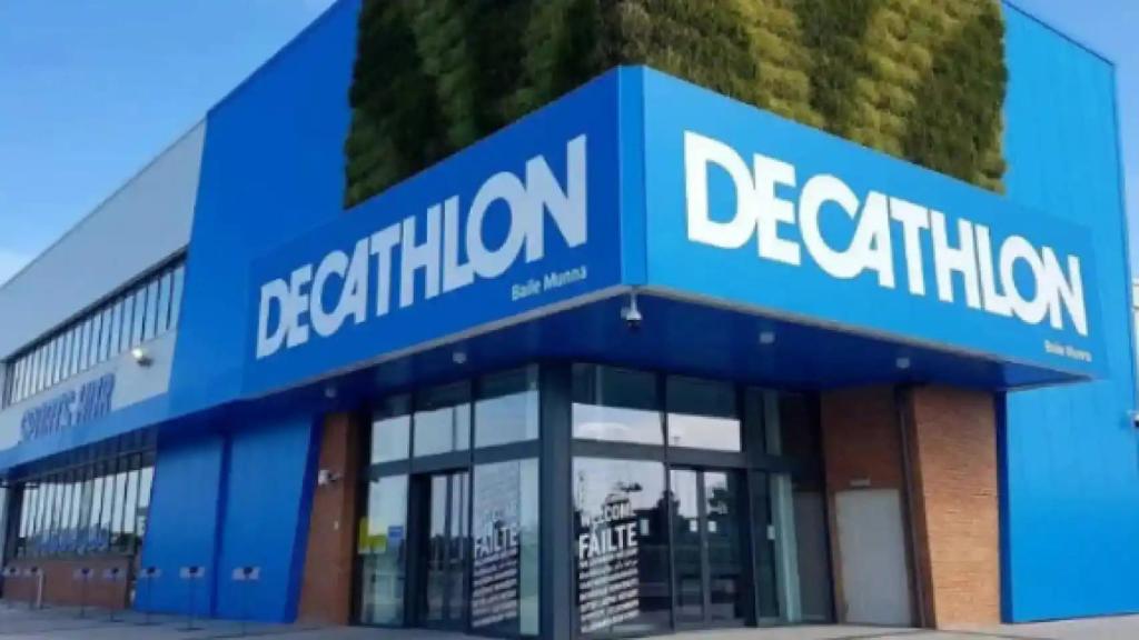 Fachada Decathlon.