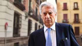 Mario Vargas Llosa en un montaje de EL ESPAÑOL.
