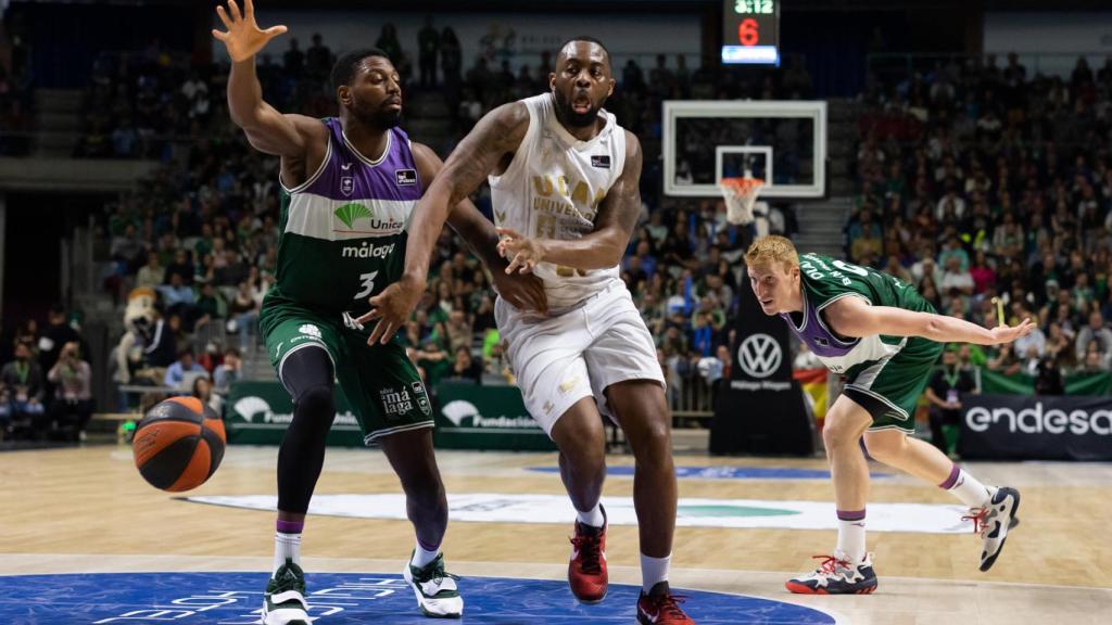 El ala-pívot canadiense del Unicaja Melvin Ejim en un partido en el Martín Carpena