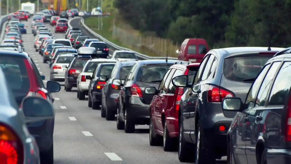 Imagen del tráfico en una carretera nacional.