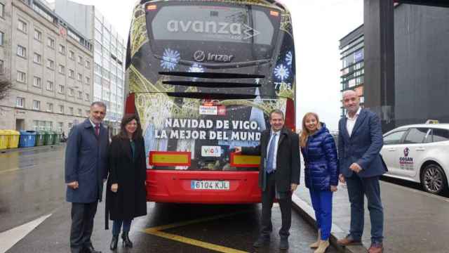 Anuncio de la Navidad de Vigo en un autobús de Avanza.