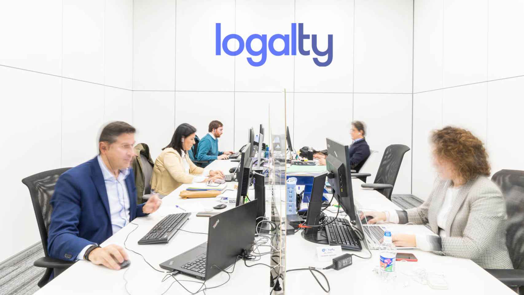 Trabajadores en las oficinas del Grupo Logalty.