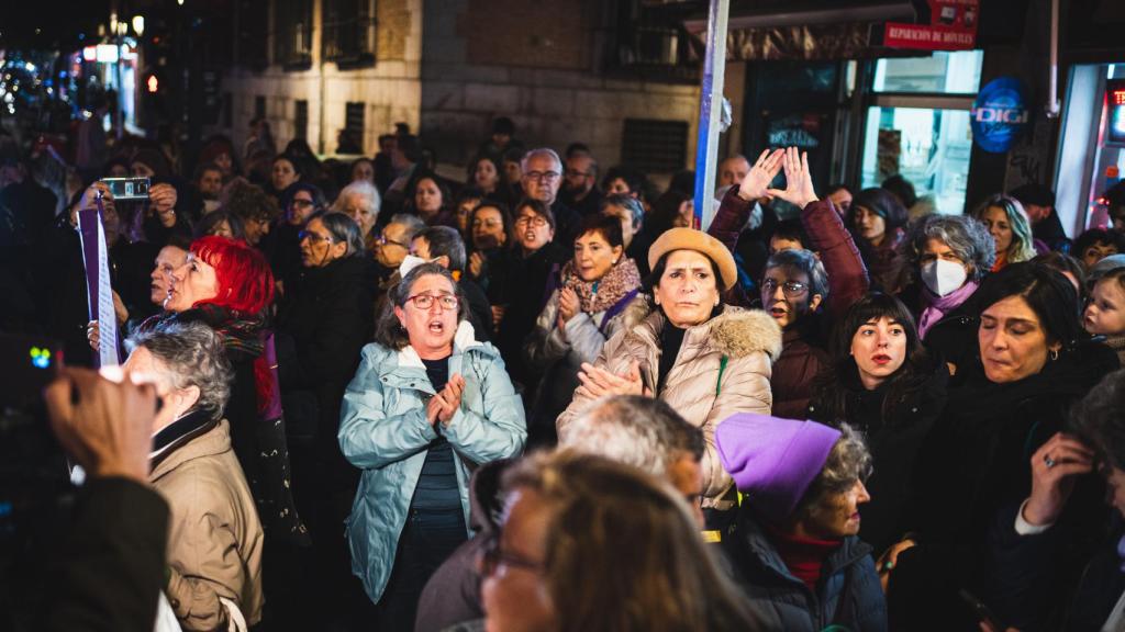 Manifestantes ante el Ministerio de Justicia.