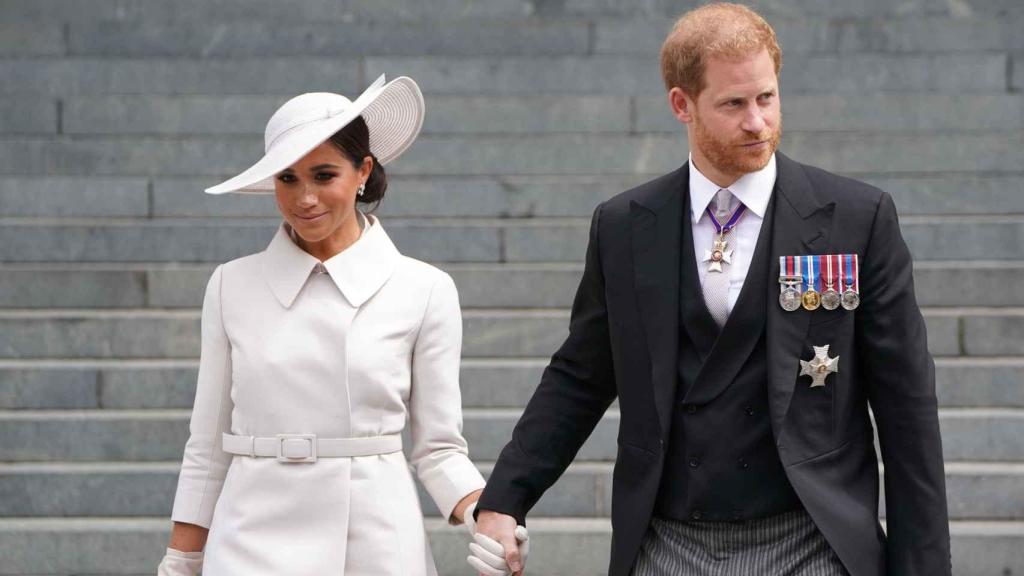 Meghan Markle y el príncipe Harry durante el Jubileo de Platino de Isabel II.