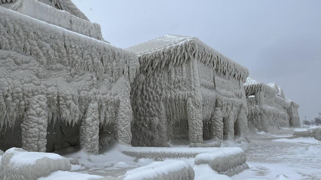 Crystan Beach, el pueblo canadiense que parece el castillo Frozen: los estragos de la tormenta 'Elliot'