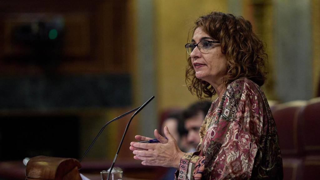 María Jesús Montero, ministra de Hacienda, interviene en una sesión plenaria en el Congreso el pasado 15 de diciembre.