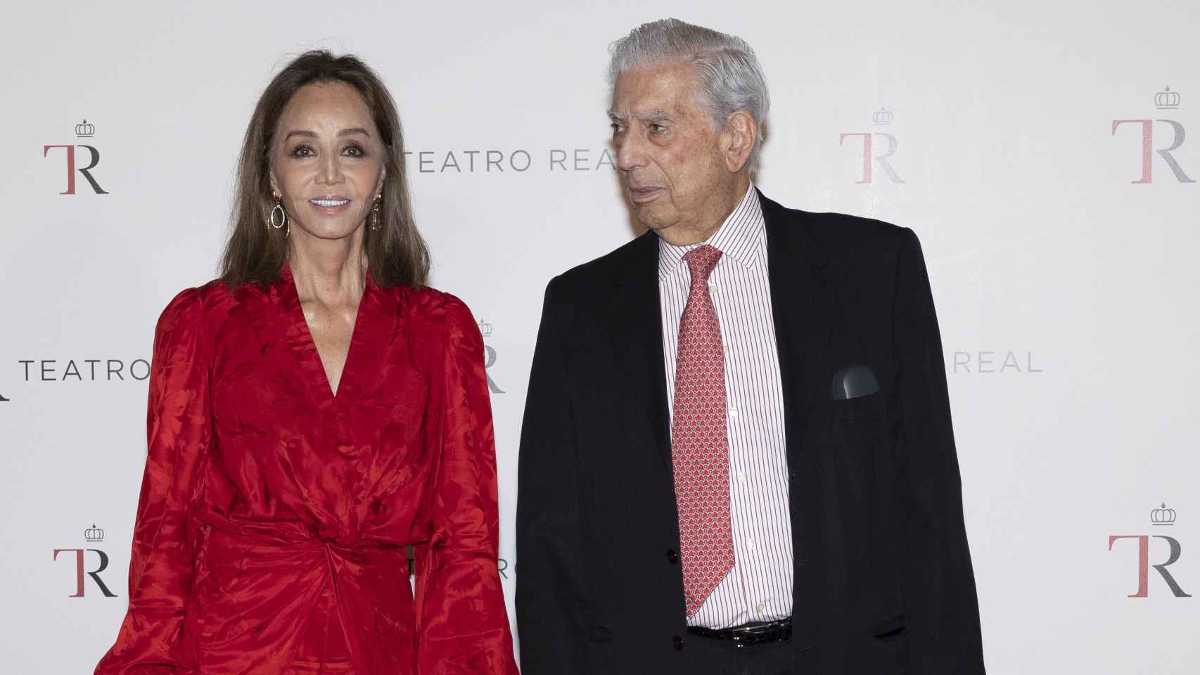 Mario Vargas Llosa e Isabel Preysler en una de sus últimas apariciones públicas en el Teatro Real, en octubre de 2022.
