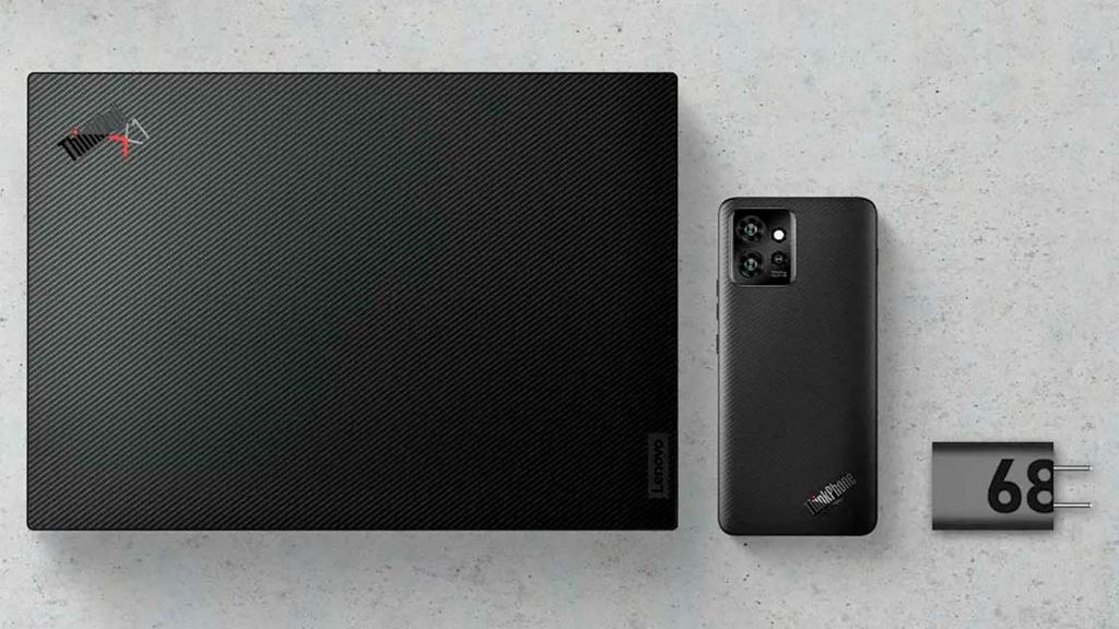 ThinkPhone con ThinkPad