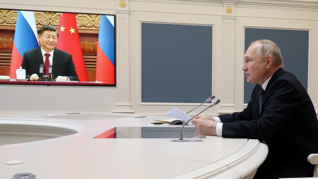 Vladímir Putin en su conversación este viernes con Xi Jinping.