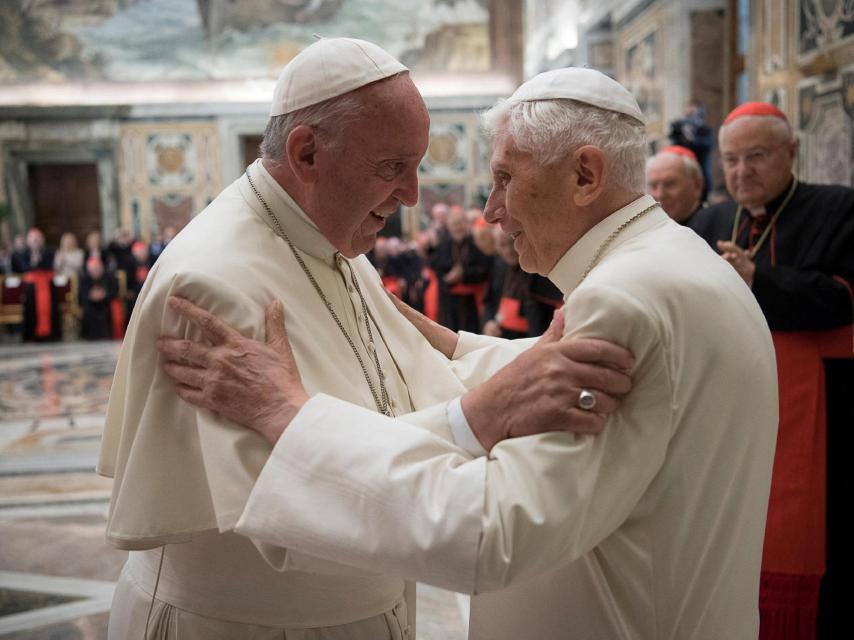 Los dos papas, en uno de sus últimos encuentros públicos.