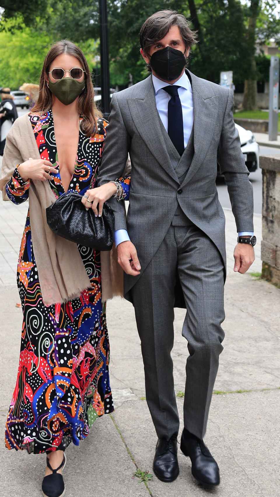 Álvaro Falcó e Isabelle Junot en la boda de Pedro Bravo y Carlota Pérez Pla, en junio de 2021.