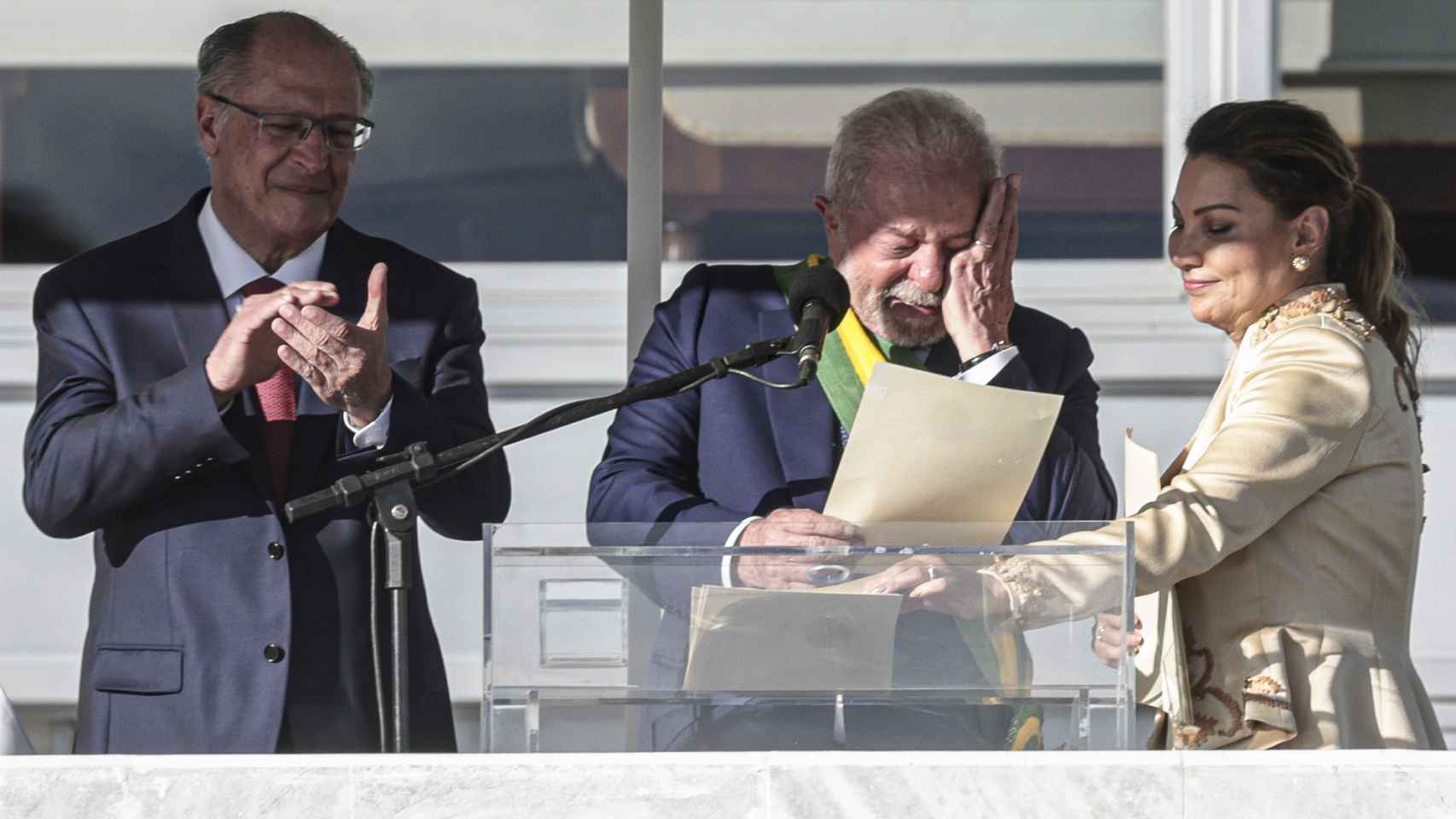 Lula Da Silva se emociona en su discurso tras jurar como presidente de Brasil.